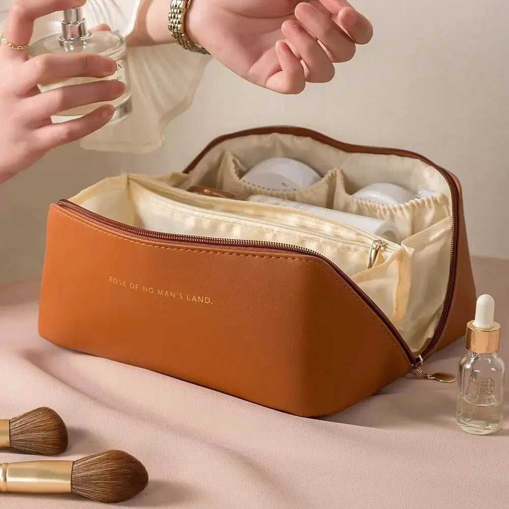 PU Fashion and Convenient Makeup Bag, Travel Storage Bag, Large Capacity Toilet Bag, Hand Boosting Beauty Pillow Makeup Bag